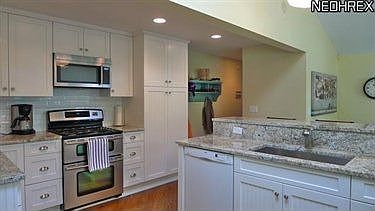 4th image of 90 Sterncrest Dr