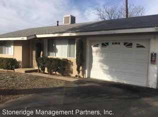 421 W County Line Rd #B, Calimesa, CA 92320