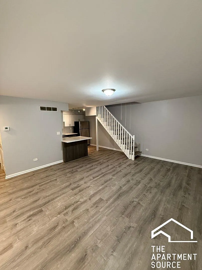2 bed, 1.5 bath, 1000 sqft, $2,500 — Photo 3