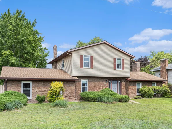 8780 Cottonwood Dr, Jenison, MI 49428