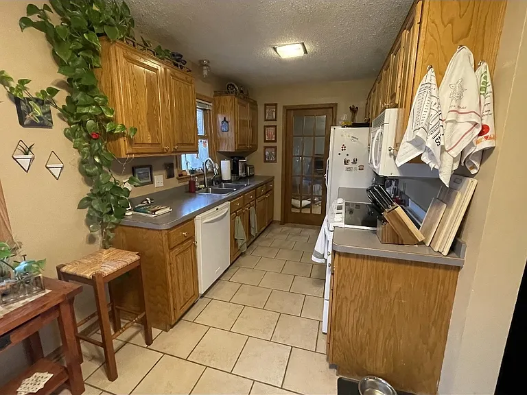 6709 Markwood Dr N — Photo 5