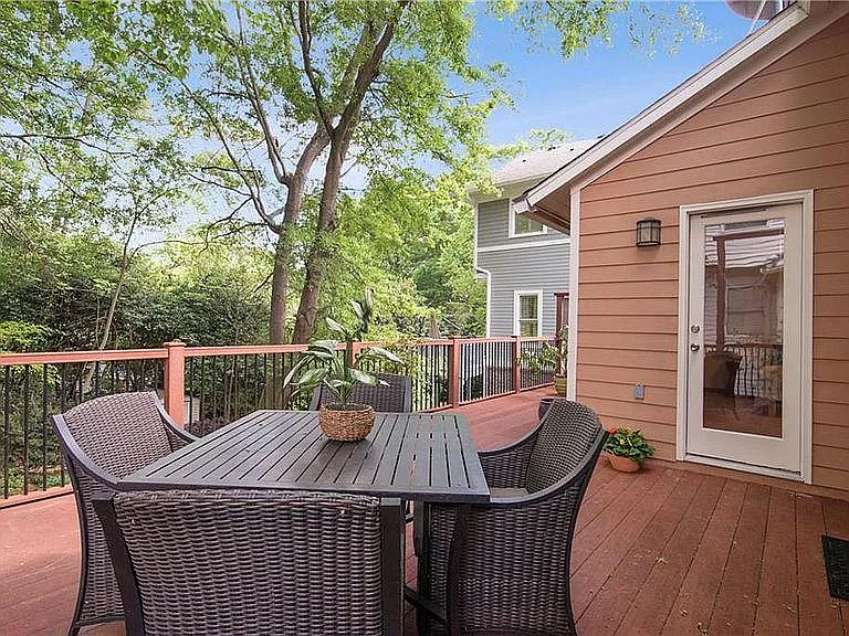 2283 Shenandoah Ave NE — Photo 29
