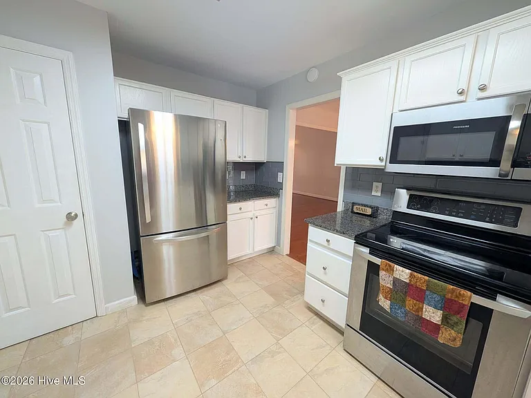 39 Bedford Cir — Photo 15