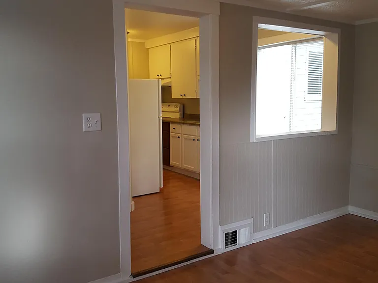 209 Ives Ave — Photo 5