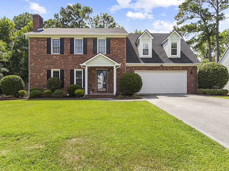 118 Archdale Dr — Photo 1