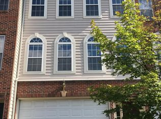 6751 Applemint Ln, Alexandria, VA 22310