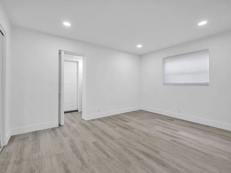 1015 NE 17th Ave — Photo 41