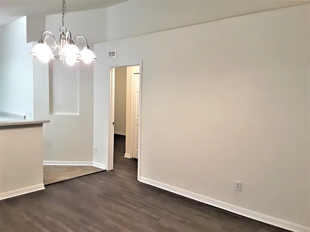3 bed, 2.0 bath, 1314 sqft, $2,315 — Photo 4