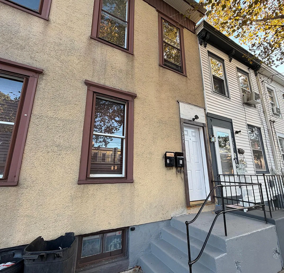2 bed, 1000 sqft, $1,600 — Photo 3