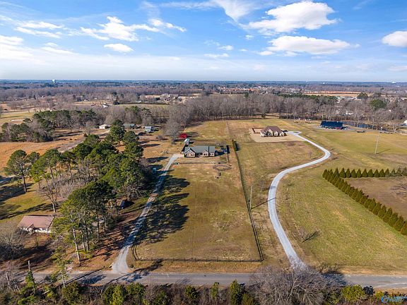 3rd image of 16513 Newby Chapel Rd