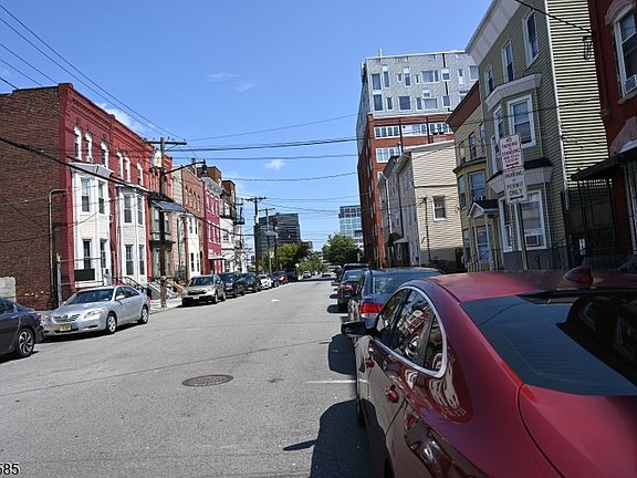2nd image of 77 Columbia St #3