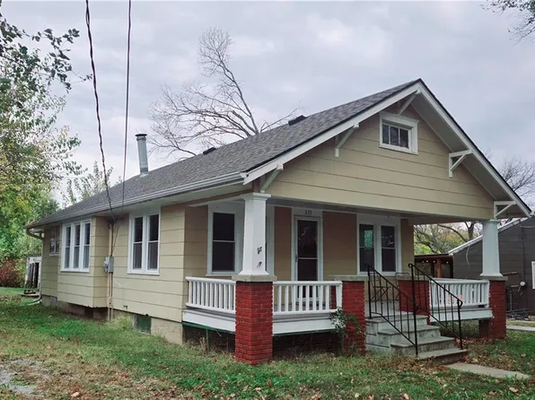 271 West St, Napoleon, MO 64074