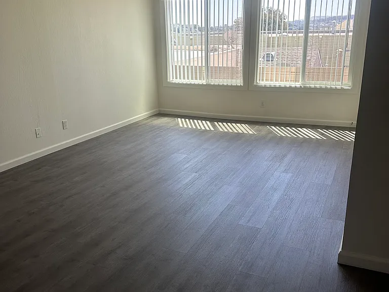 1070 Church St — Photo 10