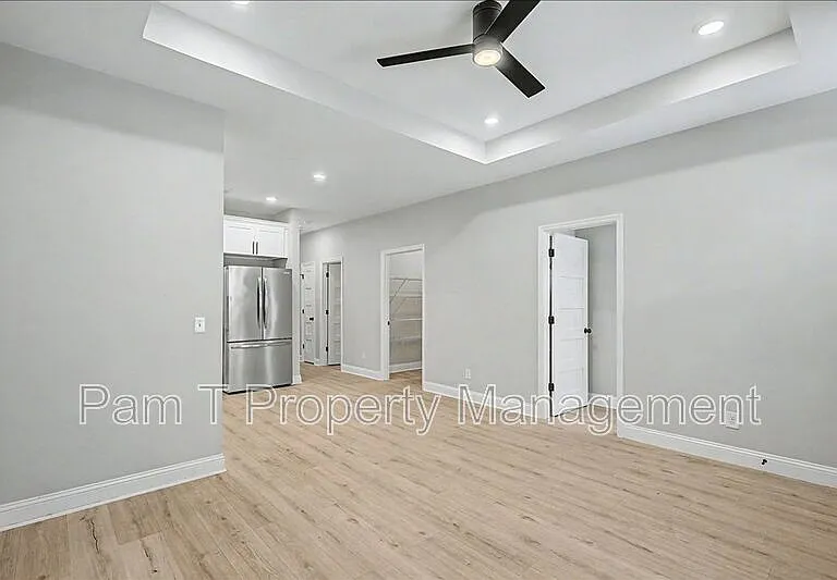 1019 W 35th St #B — Photo 5