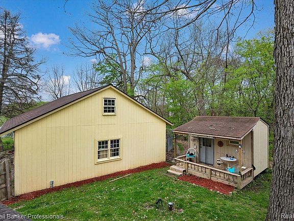 3rd image of 3305 Ludwig Rd