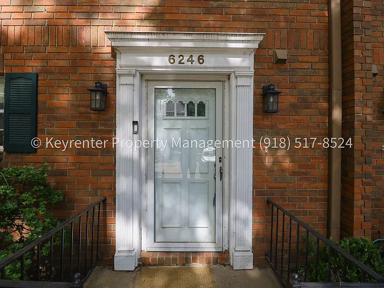 6246 S Yorktown Pl — Photo 2