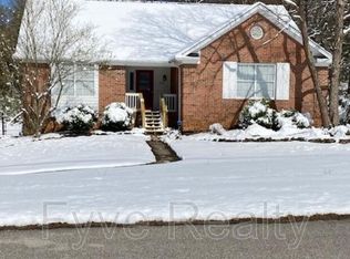 740 Villa Crest Dr, Knoxville, TN 37923