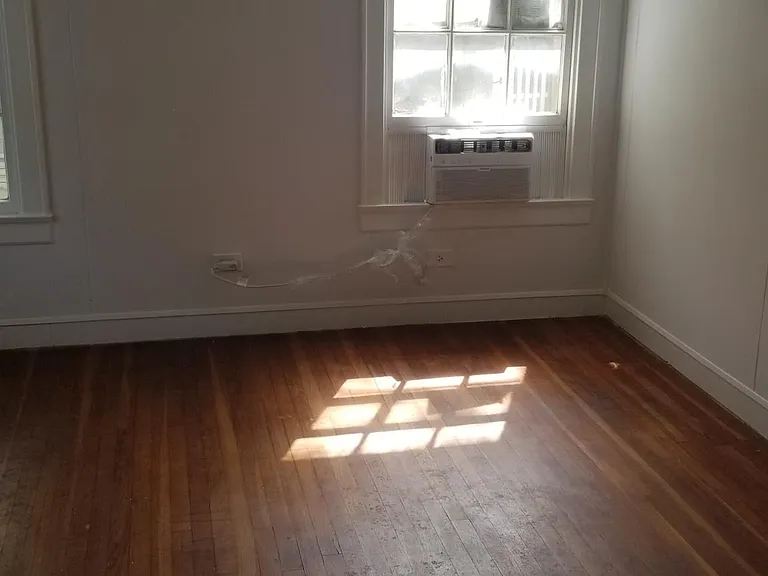 1403 Burns Blvd — Photo 10