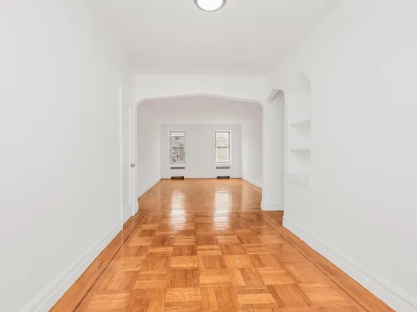 2166 Bronx Park East image 13 of 20