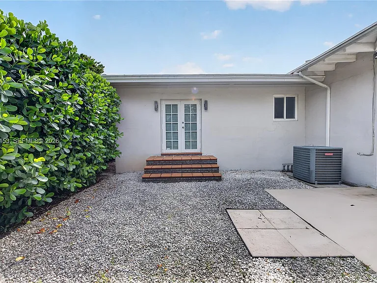 10025 NE 3rd Ave — Photo 56