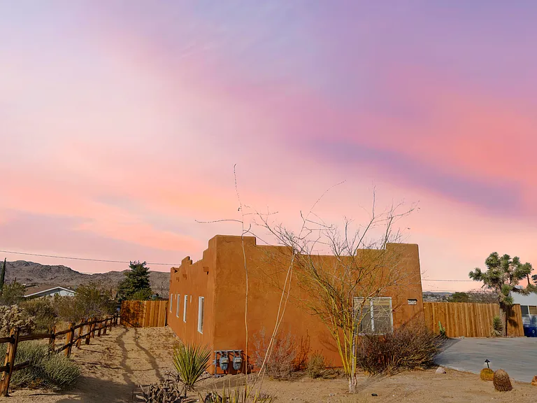 Desert Air Rd — Photo 22