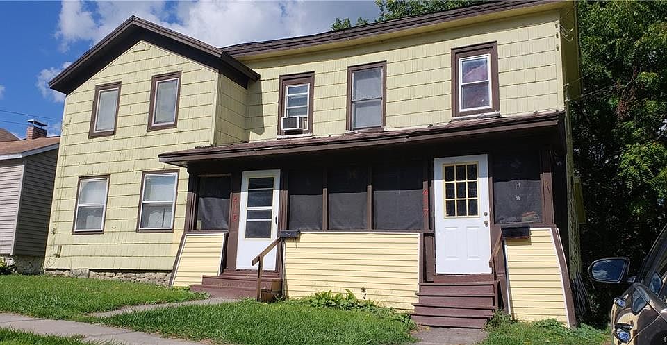2nd image of 415 Erie St
