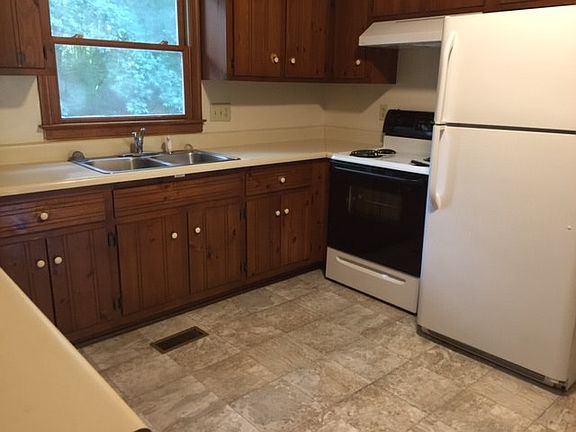Kitchen with NEW FLOOR!