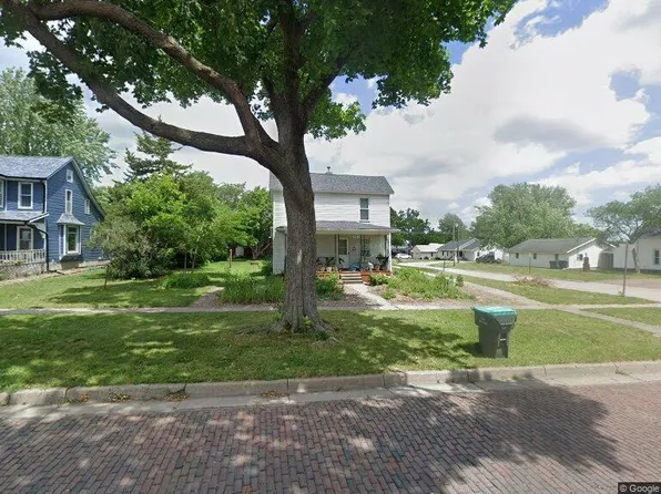 321 E 4th St, West Liberty, IA 52776