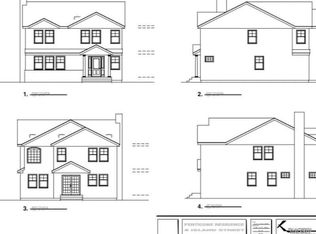 8 Island St, Plainview, NY 11803