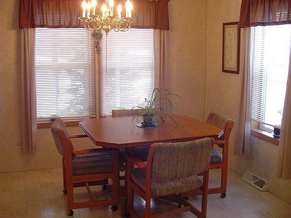 4th image of 25 Northwood Cir