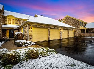 2 The Court Of Island Point, Northbrook, IL