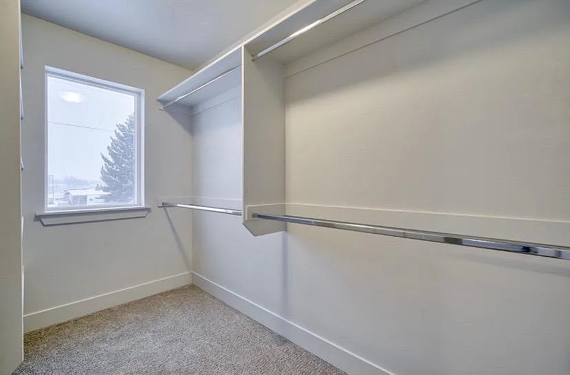 3 bed, 2.5 bath, 1460 sqft, $1,750 — Photo 3