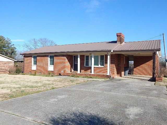 1st image of 206 Chapel Dr