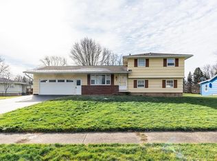 3 Rocklea Dr, Rochester, NY 14624