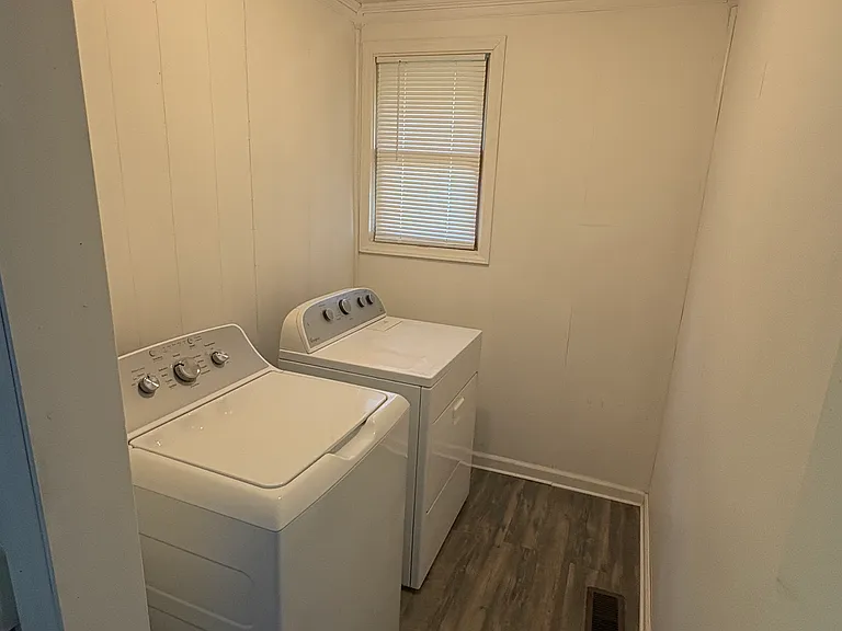 111 Forest Ln — Photo 12