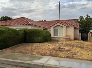 1545 Windsor Pl, Palmdale, CA 93551