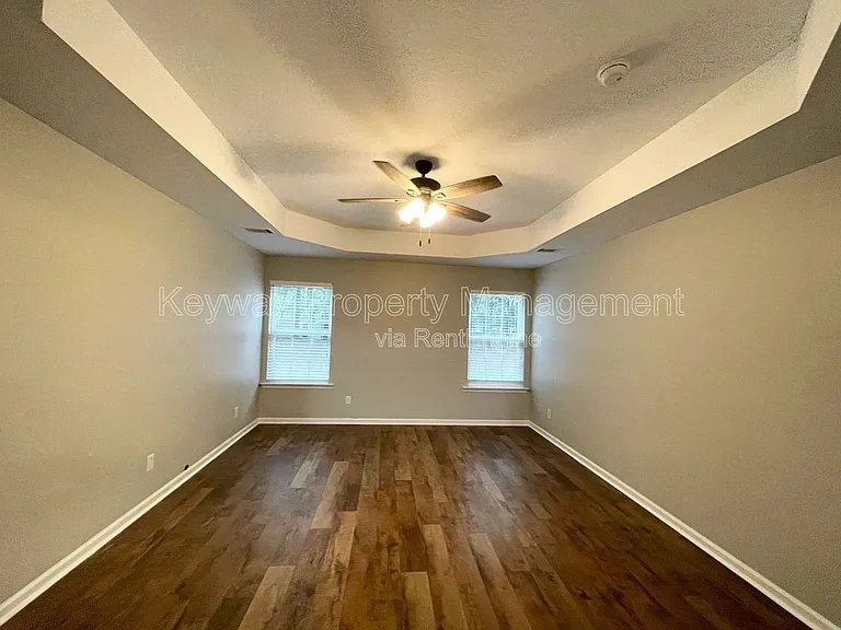 1391 Watsonia Dr — Photo 14