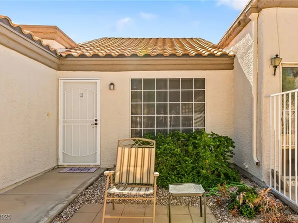 2136 Pebble Creek Ln, Laughlin, NV 89029