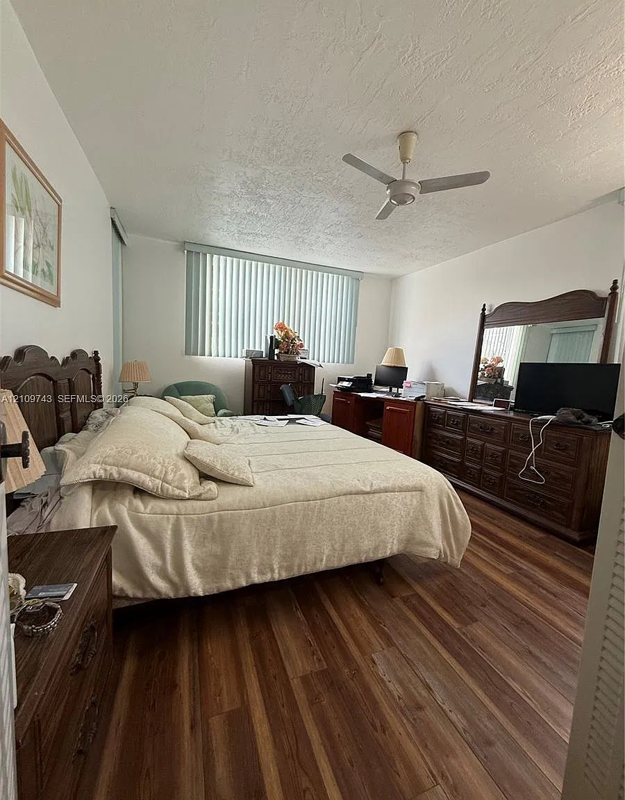 2811 Somerset Dr — Photo 4