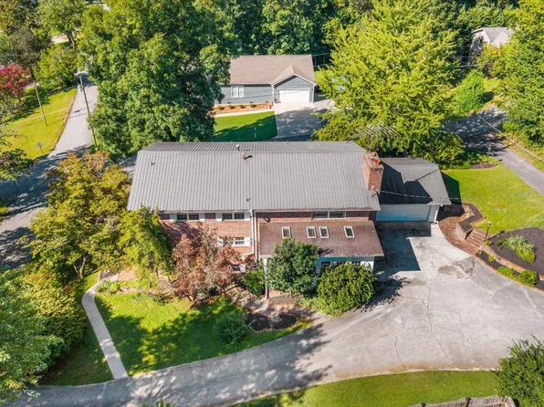 201 Highland Cir, Lenoir City, TN 37772