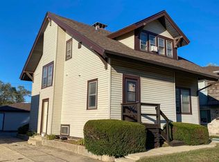 618 Windsor Rd, Loves Park, IL 61115