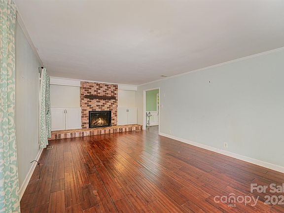 4th image of 132 Oak Trl