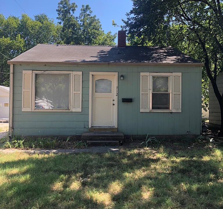 1st image of 712 Smoky Hill Dr