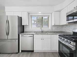 8050 Niles Ave #2W, Skokie, IL 60077