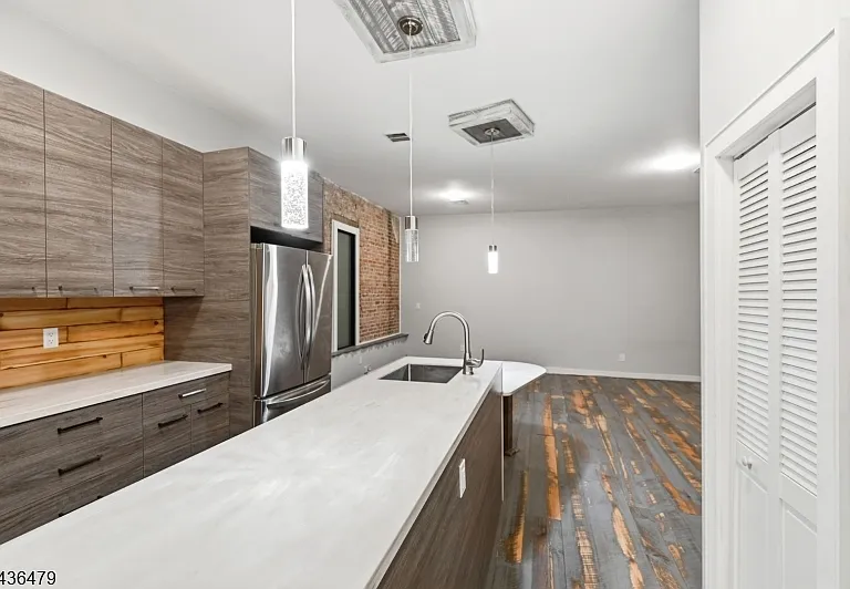 180 Spring St #304 — Photo 5