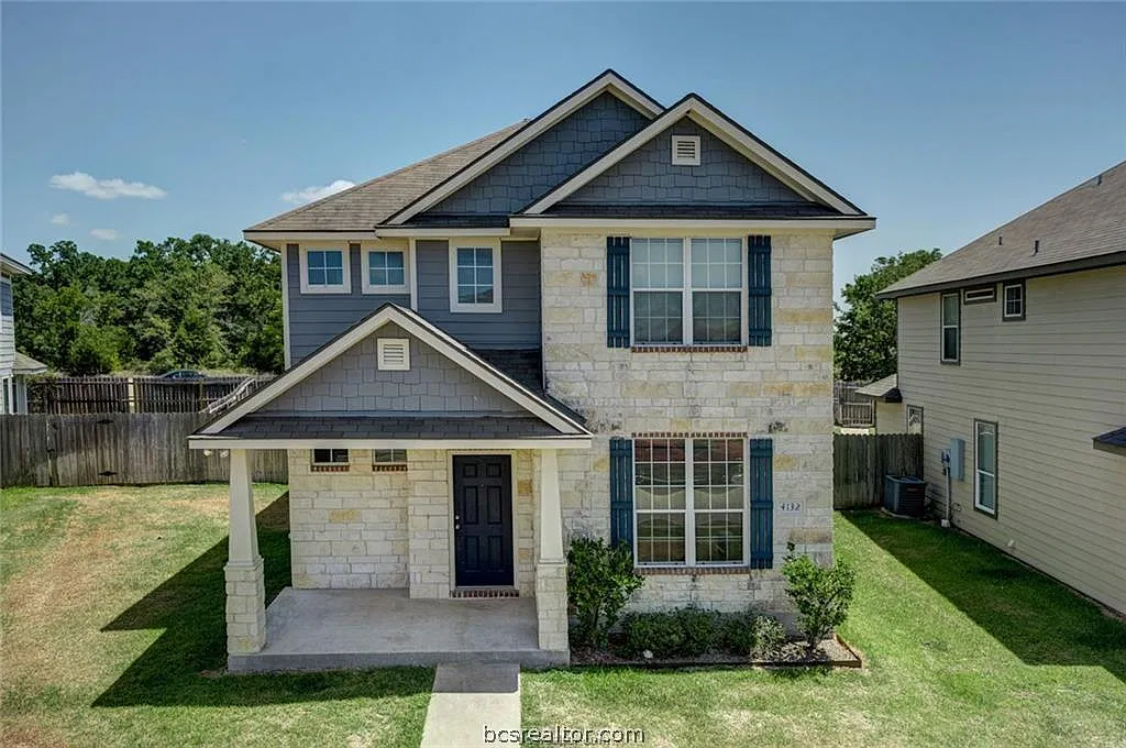4 bed, 1710 sqft, $2,500 — Photo 1