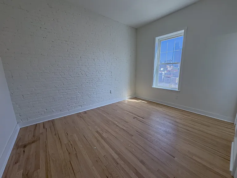 2013 Green St #3F — Photo 25