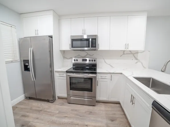 163 Lake Evelyn Drive, West Palm Beach, FL 33411