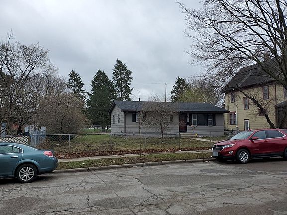 3rd image of 406 Knox Ave N