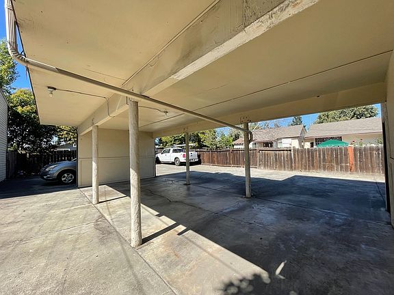 4th image of 349 Richmond Ave #1